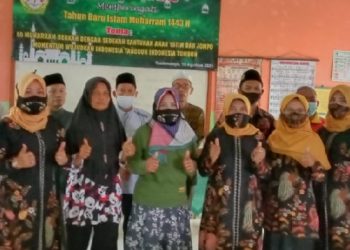 SDN Tirtawening Memetik Berkah 10 Muharram Dengan Sedekah
