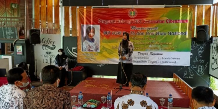 Peringatan HUT PGRI Tingkat Kecamatan Cibeureum Kota Tasikmalaya Meriah