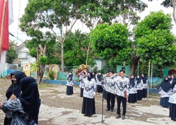 Peringati HUT PGRI Ke-76 dan Hari Guru Nasional Tahun 2021, PGRI Ranting Rajawali Cibeureum Kota Tasikmalaya Kibarkan Merah Putih