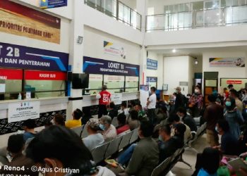 Hindari Denda, Wajib Pajak Ranmor Serbu Samsat Kota Bandung II Dihari Pertama Buka