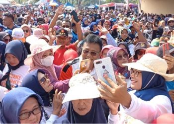 Warga Se Eks Kwadanaan Banjarsari Tumplek Ikuti Jalan Sehat Bersama Bupati & Wakil Bupati Ciamis