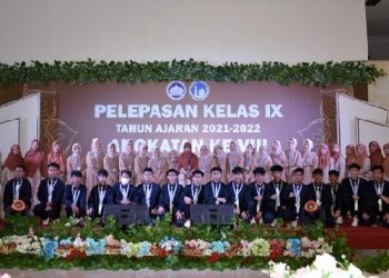 SMP Islam Al Azhar 30 Tasikmalaya Lepas 32 Alumni Tahun Ajaran 2021-2022