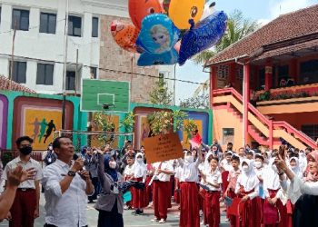 Kepala SMPN 4 Tasikmalaya Secara Resmi Menutup Rangkaian MPLS Bagi PDB Tahun Ajaran 2022-2023