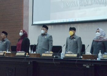 Paripurna DPRD Kab. Karawang Beragendakan Persetujuan dan Penetapan Beberapa Raperda serta Pembentukan Pansus DPRD Berlangsung Khidmat