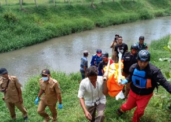 Sosok Nenek Tergolek Lemas Di Aliran Sungai Paniisan Purwadadi Ciamis