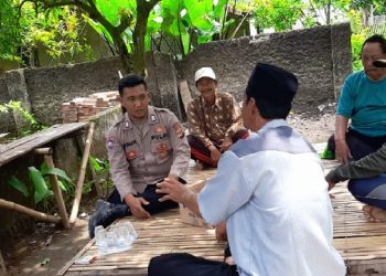 Bripka Guruh Sambangi Warga Sosialisasikan ‘Quick Wins Presisi’