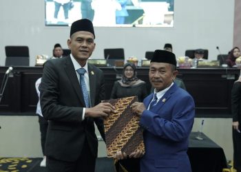 DPRD Kab. Karawang Khidmat Laksanakan Paripurna Istimewa PAW Anggota