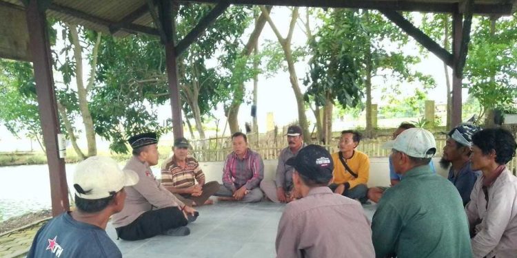Gelar Jum’at Curhat, Polsek Tirtajaya Undang Ngobrol Penambak Bandeng