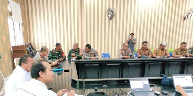 Kapolsek Tirtajaya Hadiri Sosialisasi Pekerjaan Rehabilitasi Saluran Induk Tarum Utara