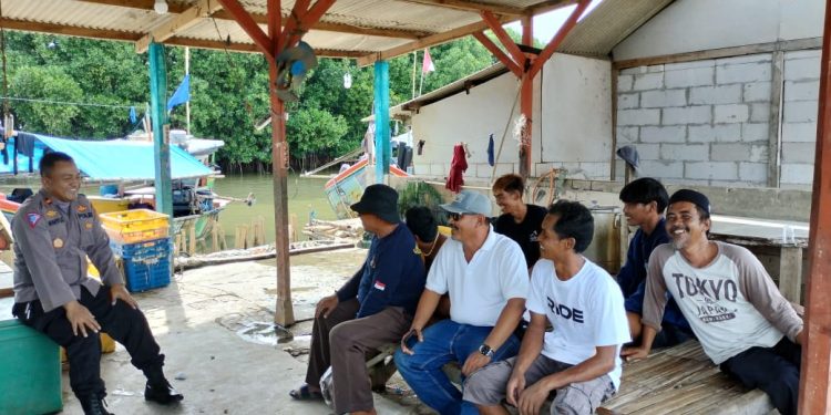 Kapolsek Tirtajaya kembali Gelar pertemuan dengan Masyarakat (Nelayan Ikan) dalam rangka Jumat Curhat