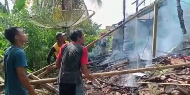 Rumah Janda Oyem Pamarican, Ludes Kebakaran