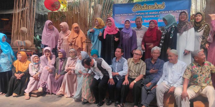 Purna Bakti Pupuhu SD Warga Pendidikan Tawang Kota Tasikmalaya Khidmat Gelar Silaturahmi