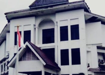 DPRD Karawang Dihujani Kritik Berbagai Elemen Masyarakat
