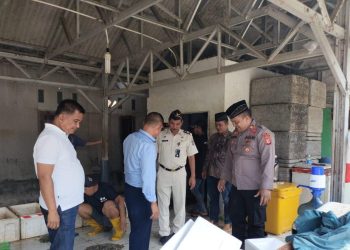 Kapolsek Bersama Camat Tirtajaya Gelar Jumat Curhat