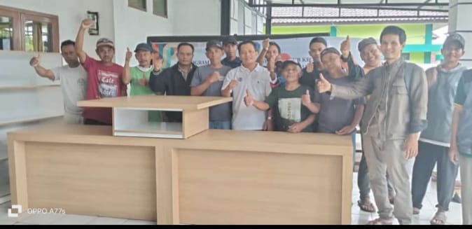 Pokmas Kelurahan Kersanagara Cibeureum Kota Tasikmalaya Gelar Pelatihan Keterampilan Mebeuler