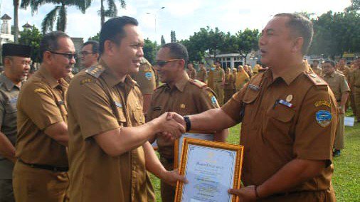 Dalam Melayani Magang III Praja Madya IPDN XXXI/2023, Lurah Sukajaya Purbaratu Raih Penghargaan