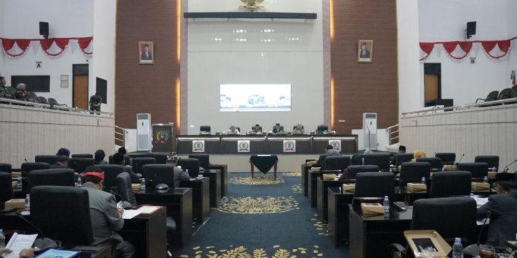 Paripurna DPRD Tetapkan Raperda Pertanggungjawaban APBD Kabupaten Karawang Tahun 2022