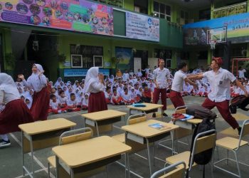 Operet Singkat Dan Semaphore Dance Jadi Suguhan Menarik Dihari Ketiga Bagi Peserta MPLS SDN Citapen Kota Tasikmalaya