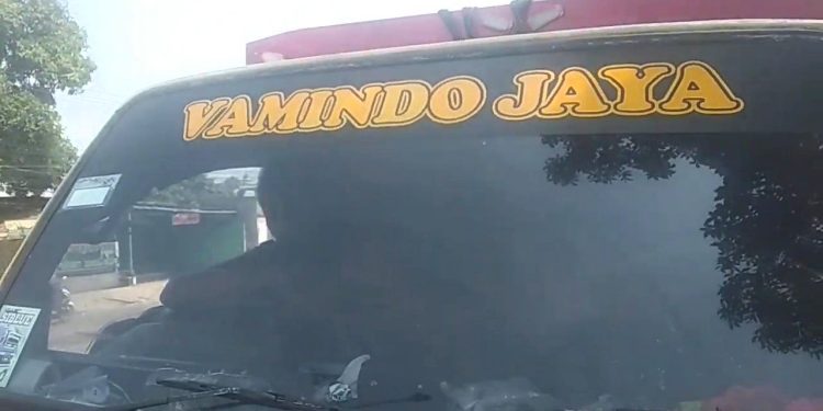 GPB Pergoki Sebuah Truk Buang Limbah Industri Sembarangan