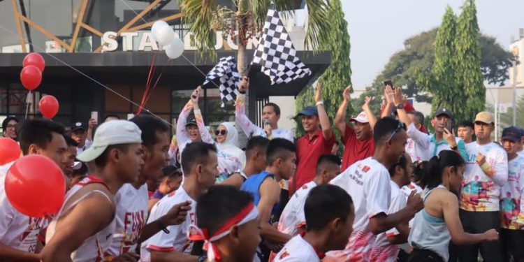 Meriahkan Hari Kemerdekaan RI Ke-78, Polres Karawang Gelar Kegiatan Fun Run And Walk Bertajuk Bhayangkara Proklamasi