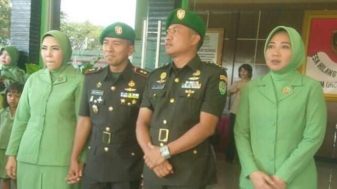 Dandim 0604/Karawang Diserahterimakan Dari Makhdum Habiburrahman Kepada Dede Hermawan