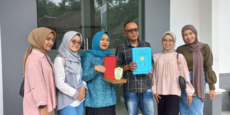 Yosep: “Hasil KKN Mahasiswi STAI Galuh Di Desa Kalijaya Banjaranyar Sukses”
