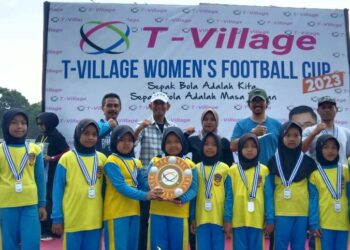 Tim SDN 1 Manangga Sabet Juara II T-Vilage Women Football 2023