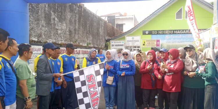 Meriahkan HUT PGRI Ke-78 & HGN 2023, PGRI Cabang Cihideung Kota Tasikmalaya Gelar Jalan Sehat