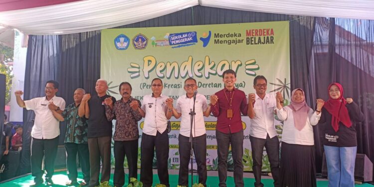 Melalui Gelar Karya P5 SDN 1 Siluman Cibeureum Tampilkan Pendekar