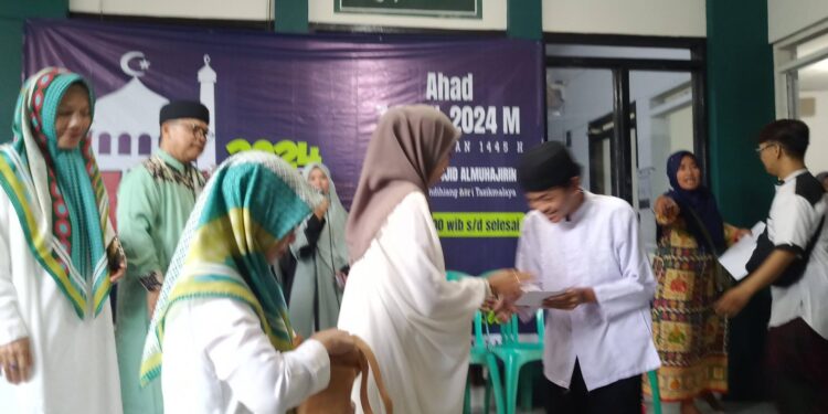 Warga Perum GIA Kota Tasikmalaya Bukber Anak Yatim/Piatu Kaum Jompo & Dhu’afa