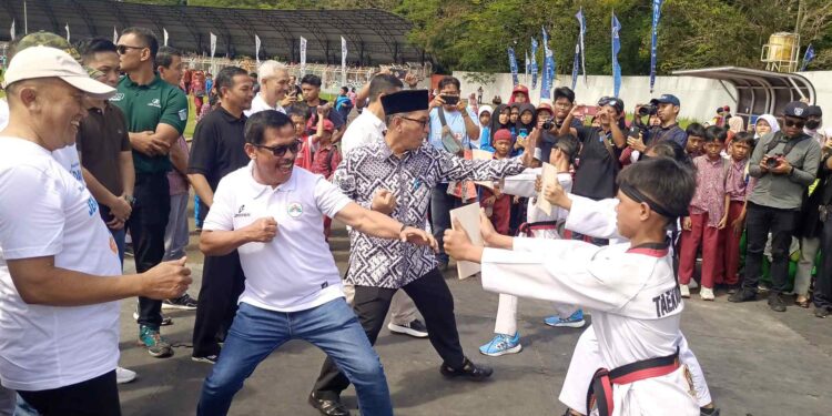 H. Ivan Dicksan Buka Rangkaian Kegiatan Lomba Kreativitas Siswa Jenjang SD & SMP Kota Tasikmalaya Tahun 2024