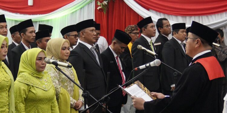 50 Anggota DPRD Kabupaten Karawang Resmi Dilantik