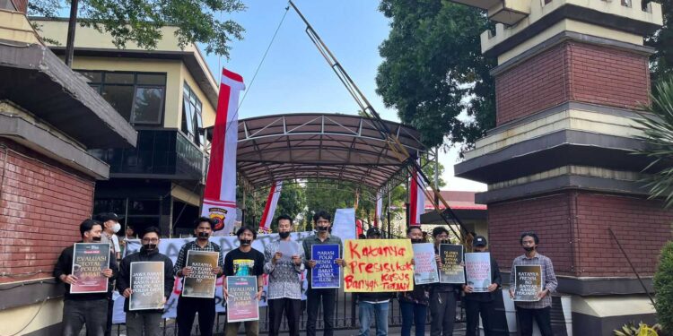 Dinilai Gagal Nakhodai Polda Jabar, From Jabar Desak Kapolri Copot Wiyagus