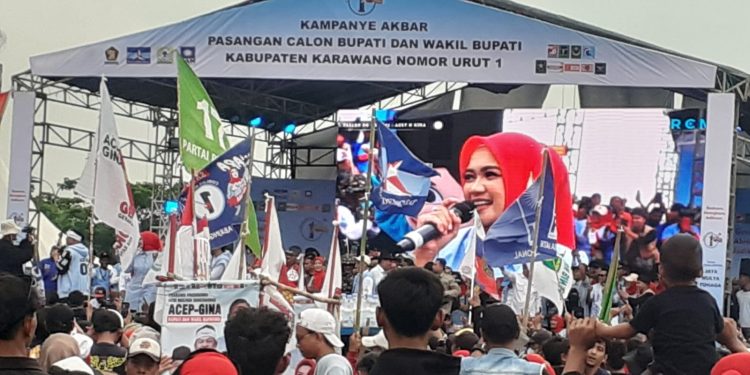 Kampanye Akbar Paslon Acep-Gina Membludak, Pastikan Pro Rakyat Karawang