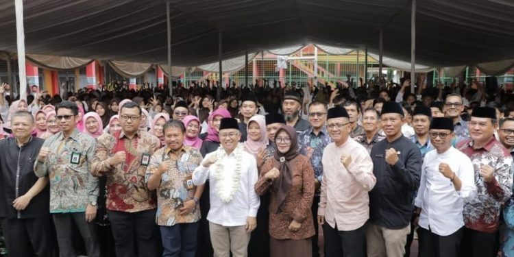 Kunker Perdana Wamendikdasmen RI Sambangi SMPN 4 & SMAN 2 Tasikmalaya