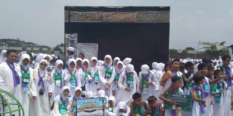 MDTA Al Jamal Gelar Manasik Haji untuk Santri Kelas 6