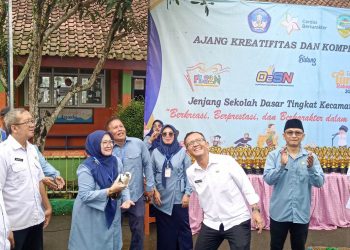Melalui Apel Pagi, Kadisdik Buka Resmi Ajang Kreatifitas dan Kompetensi Siswa SD Kecamatan Kawalu Tahun 2025