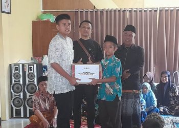 Santri SD Islam dan DTA Al Jamal Gelar Bakti Sosial “Al Jamal Peduli” Kepada Panti Asuhan