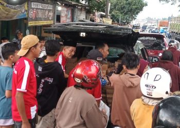 Menggapai Berkah Ramadhan 1446 Hijriyah, PGRI Kecamatan Indihiang Berbagi Makan Buka Puasa