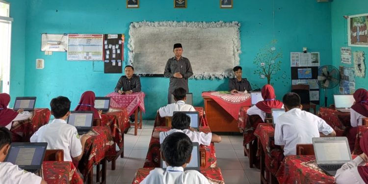 Hari Ke-2 PAT-K di SD Islam Al Jamal Berlangsung Tertib dan Lancar, Mendapat Apresiasi Pengawas Dinas Pendidikan Kota Tasikmalaya
