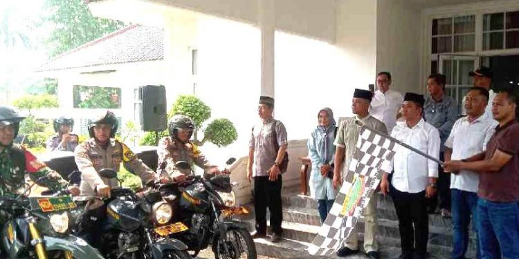 Bupati Karawang Salurkan Daging Qurban Kepada Masyarakat Yang Berhak Menerimanya Disetiap Kecamatan