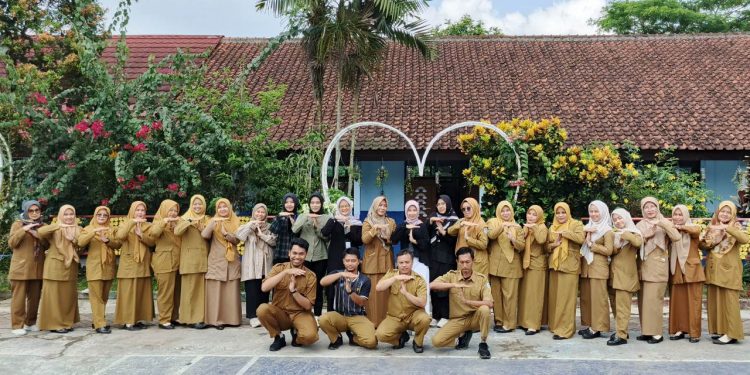 Tim Penilai Tingkat Jabar Lakukan Verifikasi Faktual Sekolah Adiwiyata SDN 2 Siluman, Cibeureum, Kota Tasikmalaya
