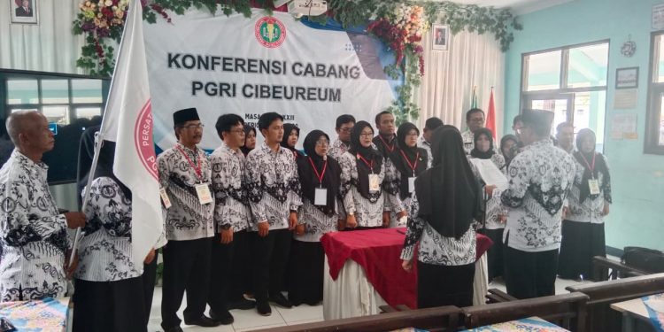 Konfercab PGRI Cibeureum Kota Tasikmalaya Sepakat Secara Aklamasi Memilih F1 dan F2