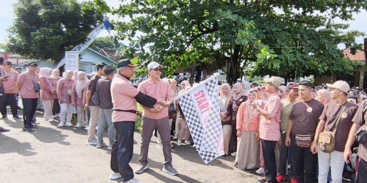 Gerak Jalan Sehat Memungkas Rangkaian Kegiatan Peringatan HUT PGRI Ke-80 & HGN Tahun 2025 Tingkat Kecamatan Cipedes Kota Tasikmalaya
