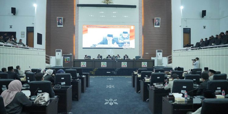 DPRD KARAWANG PARIPURNAKAN DIMULAINYA MASA SIDANG DAN MASA RESES II TAHUN 2025/2026
