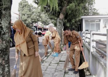 Ribuan ASN Dan Satuan Pendidikan Di Ciamis Turun Ke Jalan Laksanakan Intruksi Bupati Jaga Kebersihan dan Lingkungan