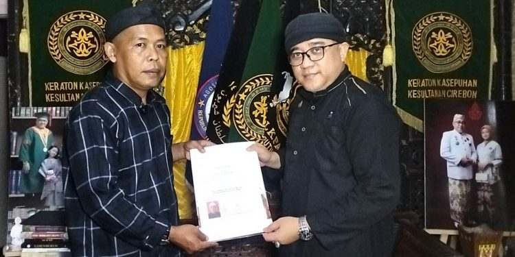 H. Wahyu Resmi Dianugerahi Gelar Raden Oleh Keraton Kasepuhan Kesultanan Cirebon