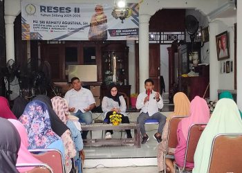Melalui Reses II DPRD Jabar, Sri Rahayu Serap Keluhan Warga Anjun Karawang Soal Sampah
