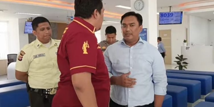 Membawa Suara Para Nasabah BTN Karawang, LBH Arya Mandalika Gelar Aksi Unjuk Rasa
