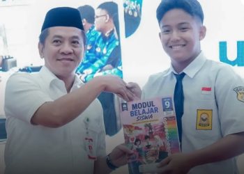 Bupati Karawang Luncurkan LKS Geratis
